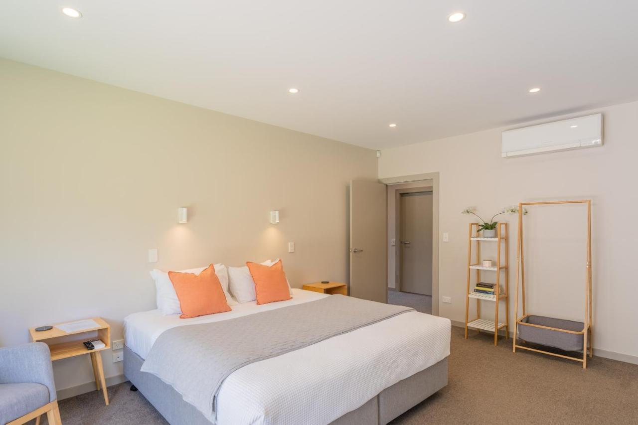 Anam Cara Gardens Luxury Villa Private Bedrooms And Ensuite Bathrooms Sleeps 9 Otaki Kültér fotó