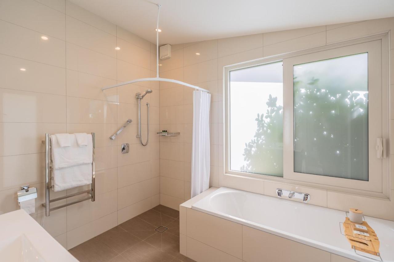 Anam Cara Gardens Luxury Villa Private Bedrooms And Ensuite Bathrooms Sleeps 9 Otaki Kültér fotó