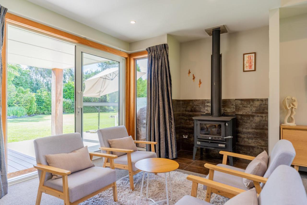 Anam Cara Gardens Luxury Villa Private Bedrooms And Ensuite Bathrooms Sleeps 9 Otaki Kültér fotó