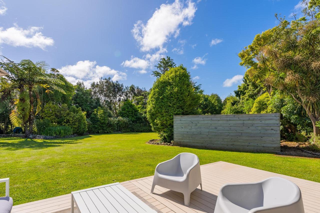 Anam Cara Gardens Luxury Villa Private Bedrooms And Ensuite Bathrooms Sleeps 9 Otaki Kültér fotó